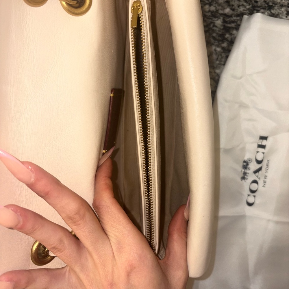 Coach Quilted Tabby 26 bag - Picture 3 of 6